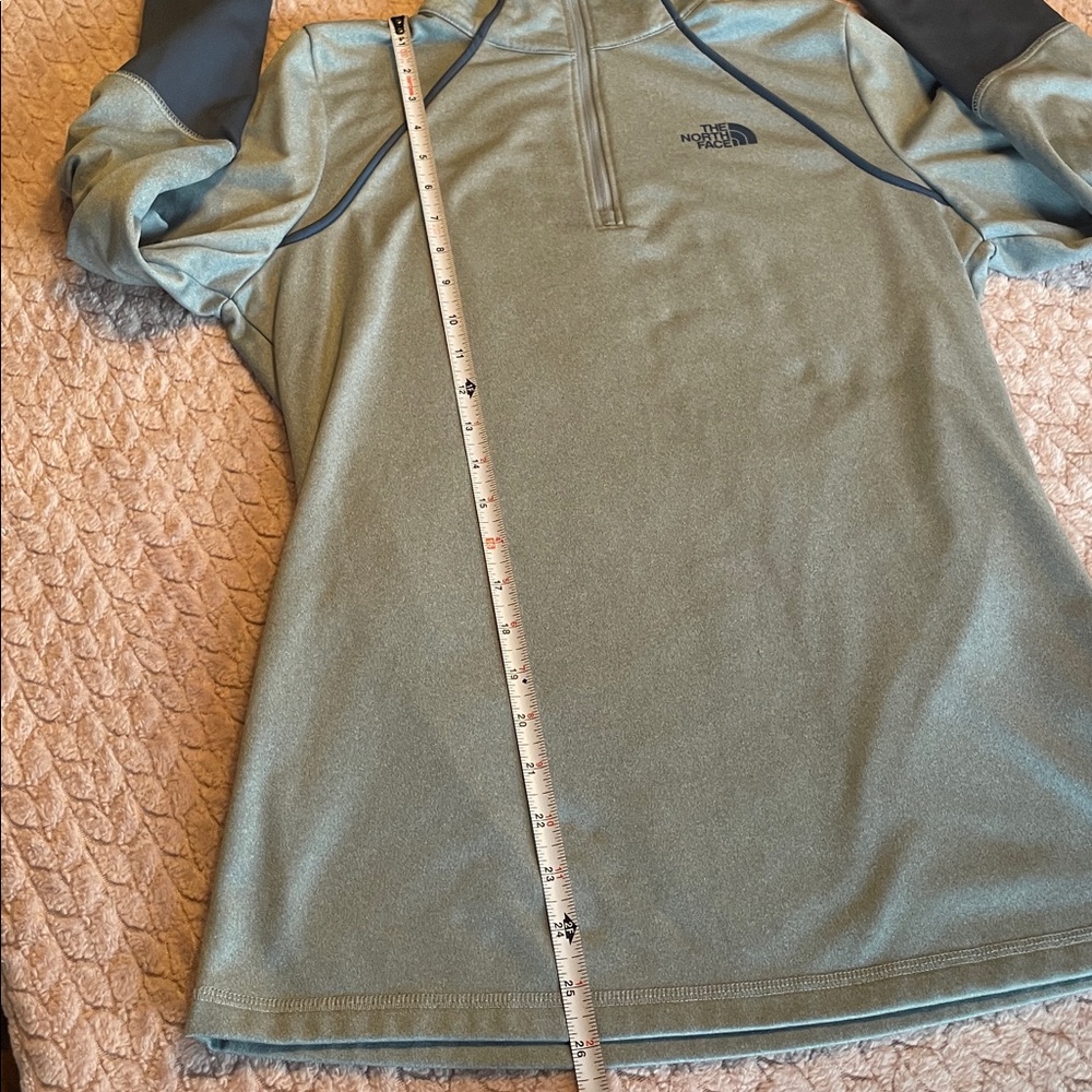 The North Face 1/4 zip up fleece - size women’s Medium - Picture 9 of 11